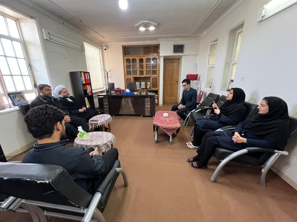 بازدید رئیس کارگروه کودکان کار و خیابان وزارت کشور از مرکز خدمات روزانه سرای امید یزد%