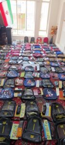 تهیه وبسته بندی پک های لوازم التحریر خیرین گرامی در مرکز حمایتی حامی کودکان آفتاب%