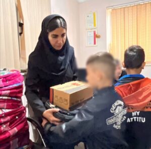 توزیع بیش از 200 بسته کامل مدرسه در میان کودکان کار و ایتام%