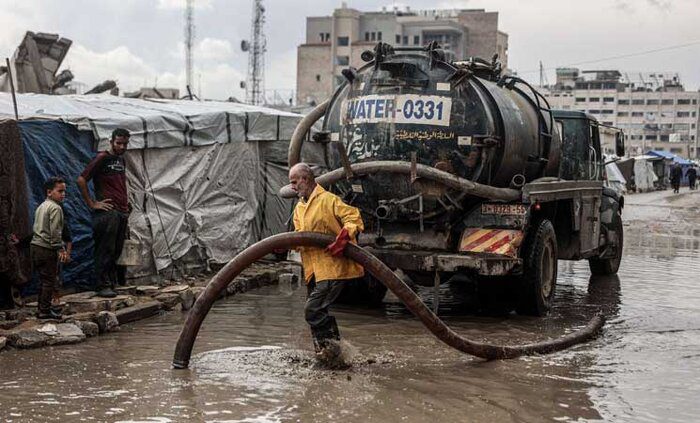چادرهای غزه زیر باران؛ کودکان در سرما میلرزند%