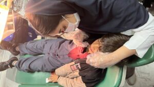 ویزیت دندانپزشکی کودکان سرای امید در دانشکده دندانپزشکی%