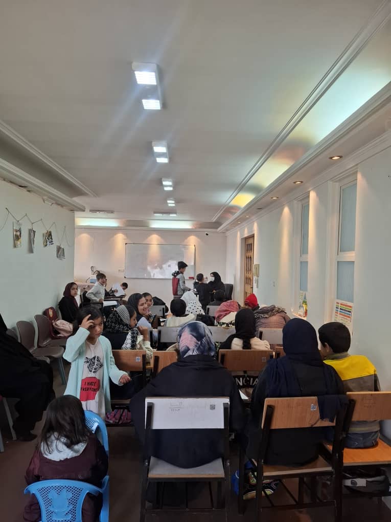 برگزاری کلاس سوادآموزی کودکان در مرکز سرای امید یزد%