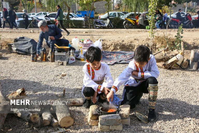 چند رسانهای%