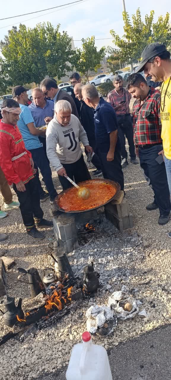 چند رسانهای%