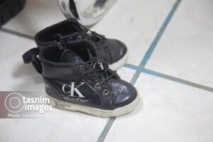 اهدای لباسهای شهیده ملینا اسدی به موزه دفاع مقدس کرمانشاه%