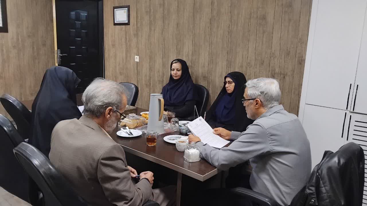 تفاهم نامه موسسه خیریه امدادگران عاشورا با جمعیت حضرت علی اصغر استان کرمانشاه برای آموزش پیشگیری برای ارتقا سلامت کودکان کار و خانواده هایشان%