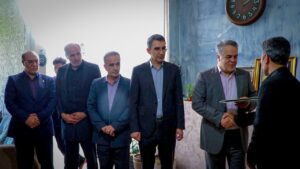 تجلیل از خانواده دانش آموز شهیدجنگ تحمیلی رمضان ، شهیده آناهید رشنو%