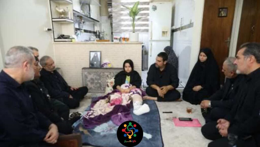 تأکید بر ترویج فرهنگ ایثار در دیدار با خانواده شهید دانش‌آموز، مهسا اکبری