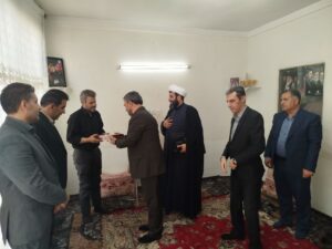 دیدار معاون وزیر با خانواده‌های شهید فرهنگی، شهید دانش‌آموز و جانباز فرهنگی جنگ رمضان%