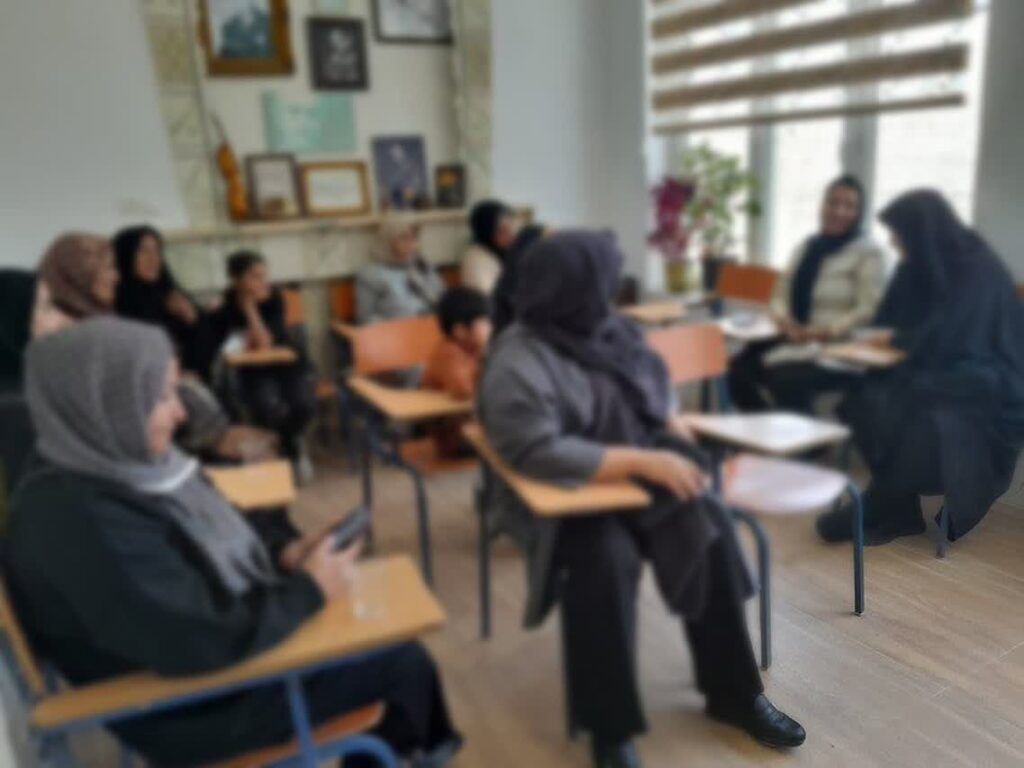 برگزاری کارگاه با عنوان (مدیریت احساسات در جنگ) توسط #موسسه_نسل_سبز شهرستان #اراک برای والدین کودکان کار و خدمت‌گیرندگان این موسسه با هدف آگاهی در مورد احساسات و هیجانات، مدیریت احساسات در خود و فرزند و....%
