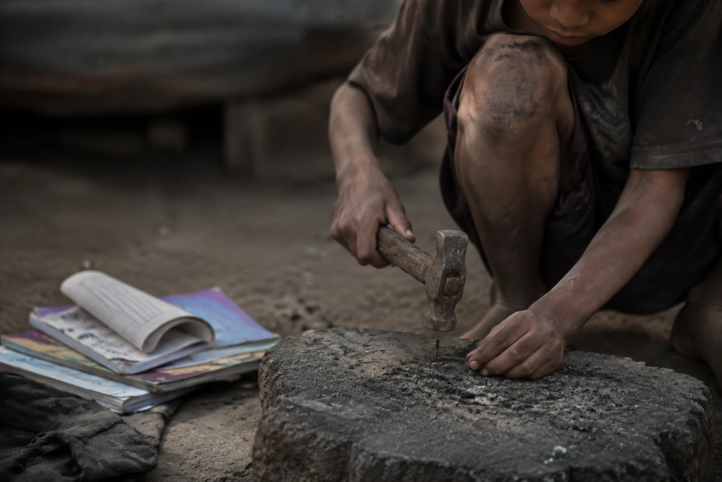 واقعیت قاچاق کودکان پشت‌پرده مشاغل غیررسمی%