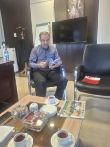 نشست هم اندیشی و ارائه گزارش عملکرد یک ساله  شبکه ملی کودکیاران ایران با جناب آقای دکتر عباسی عضو هیات امنا بنیاد مستضعفان%