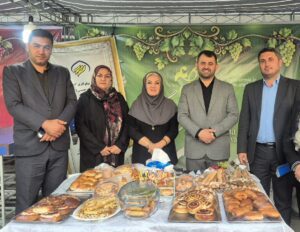 جشنواره انگور ارومیه؛ بستری برای حمایت از کودکان کار/ عواید غرفه خیریه «کاچار» صرف بسته‌های تحصیلی می‌شود%