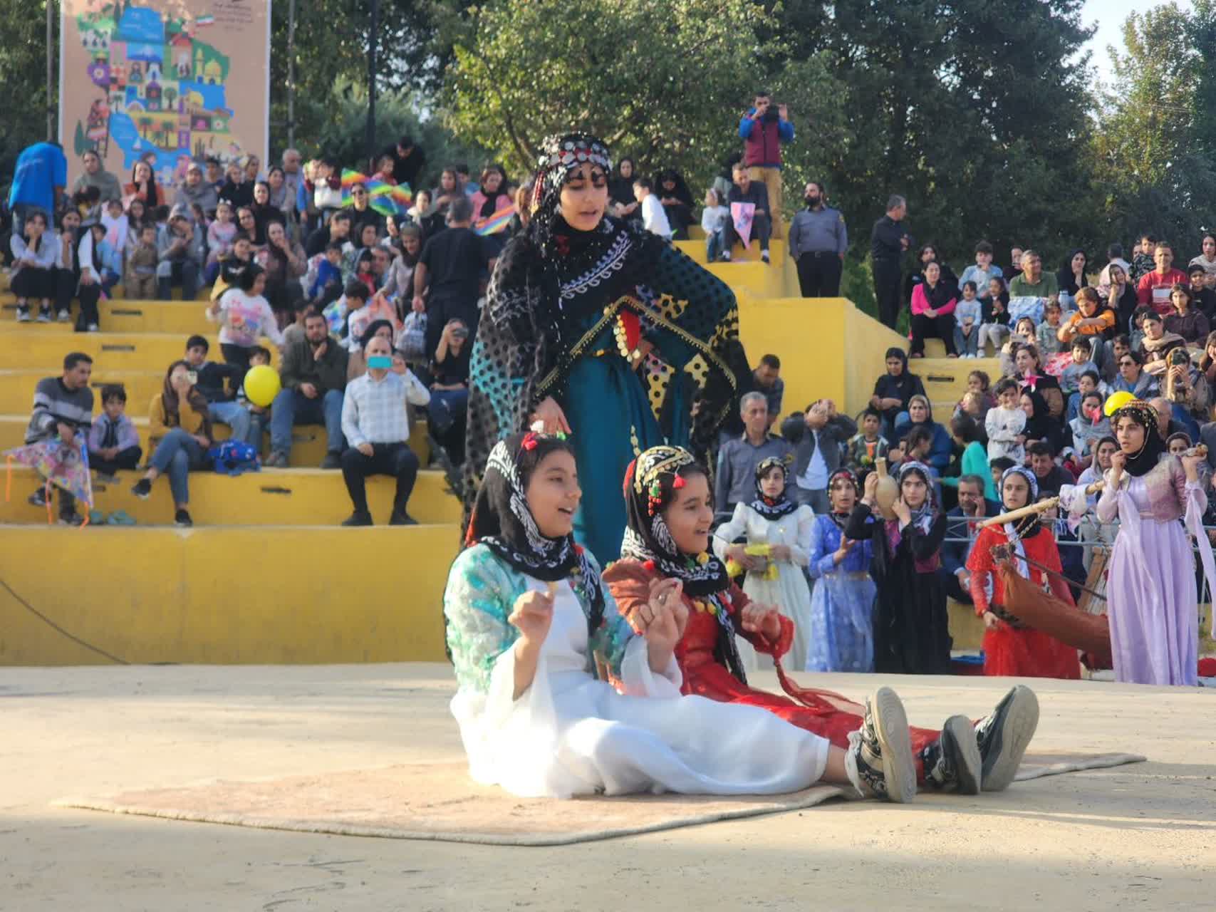 جشن لبخند ها در هفته کودک؛ شور زندگی در پارک کودک سنندج%